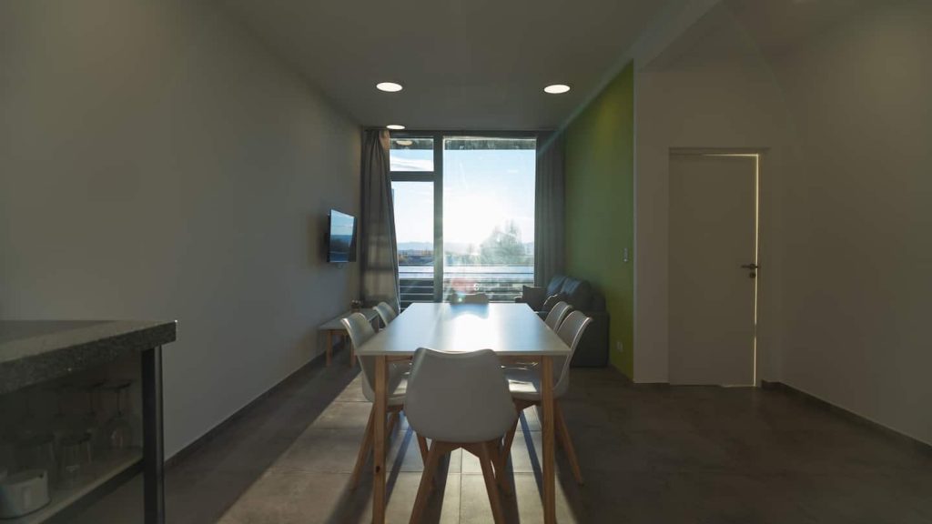 Hermoso espacio cerca de la terminal de ómnibus – Living
