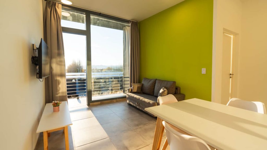 Hermoso espacio cerca de la terminal de ómnibus – Living