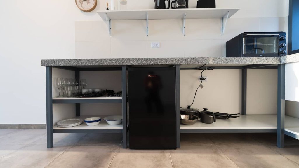 Luminoso depto. cerca de la estación de ómnibus – Kitchenette