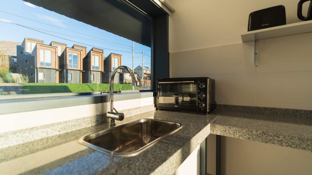 Luminoso depto. cerca de la estación de ómnibus – Kitchenette